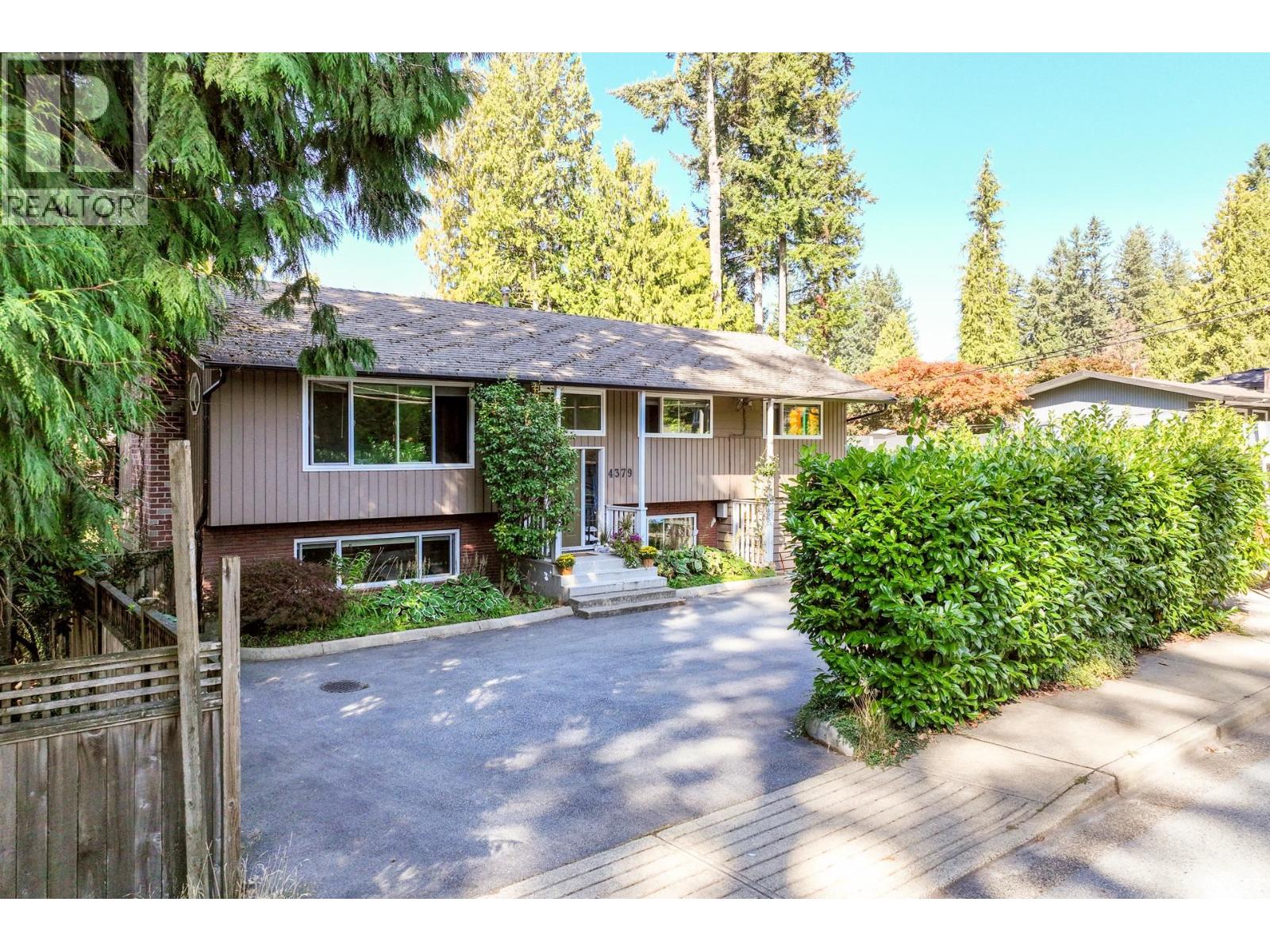 4379 CAPILANO ROAD, North Vancouver, British Columbia