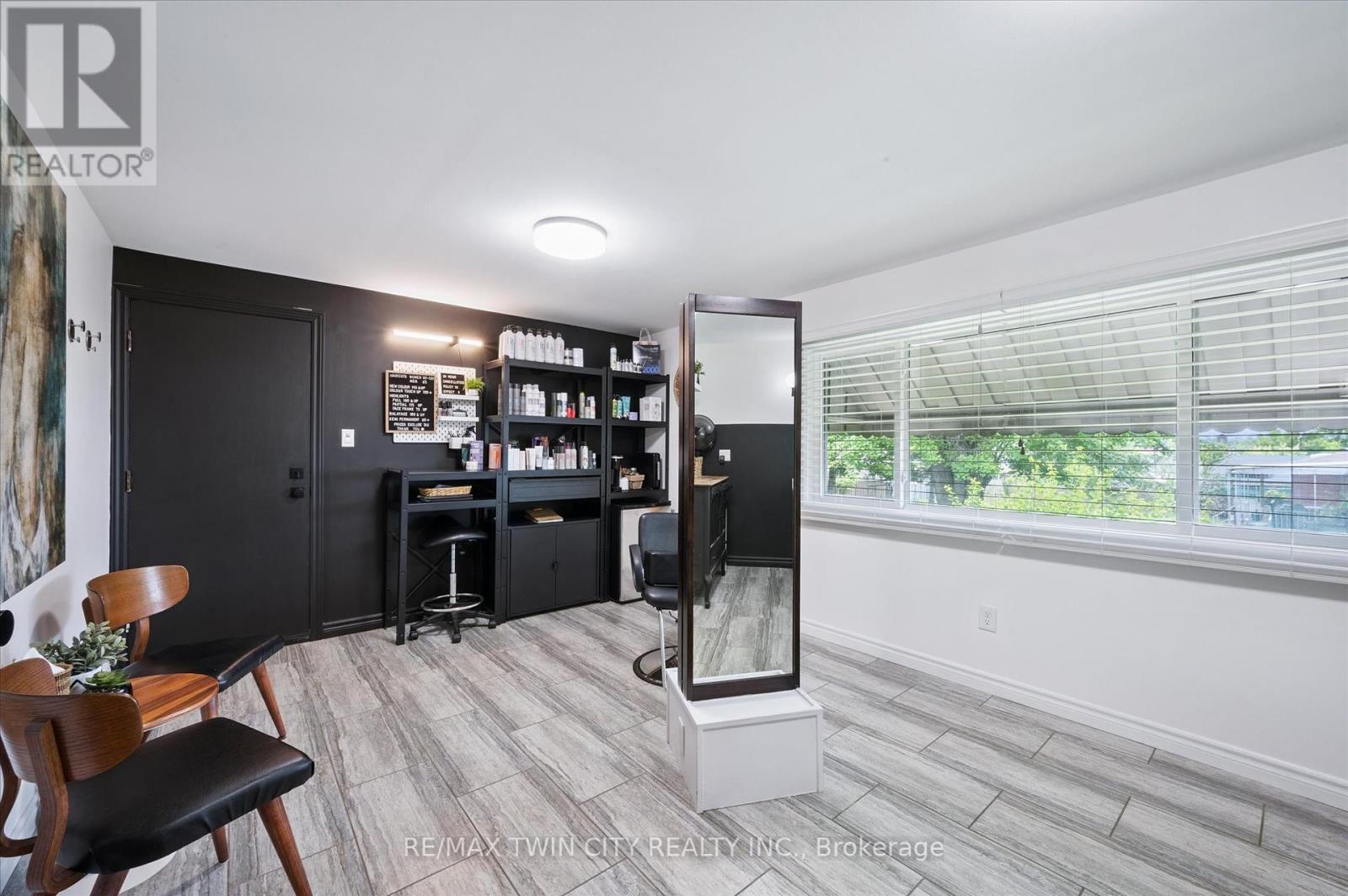 321 Dixon Street, Kitchener, Ontario  N2G 3G1 - Photo 10 - X12413317