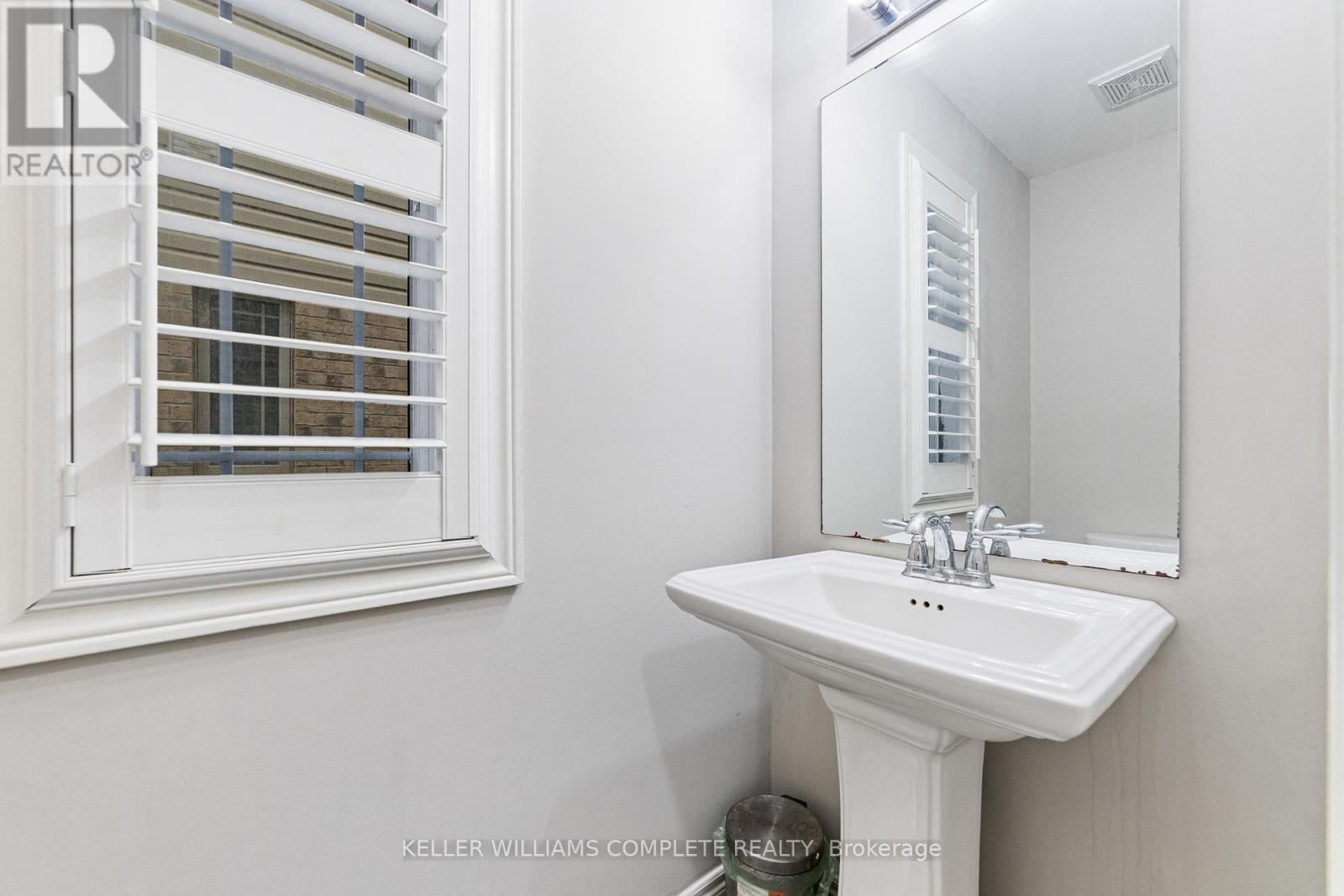 14 Serenity Lane, Hamilton, Ontario  L0R 1P0 - Photo 4 - X12413326