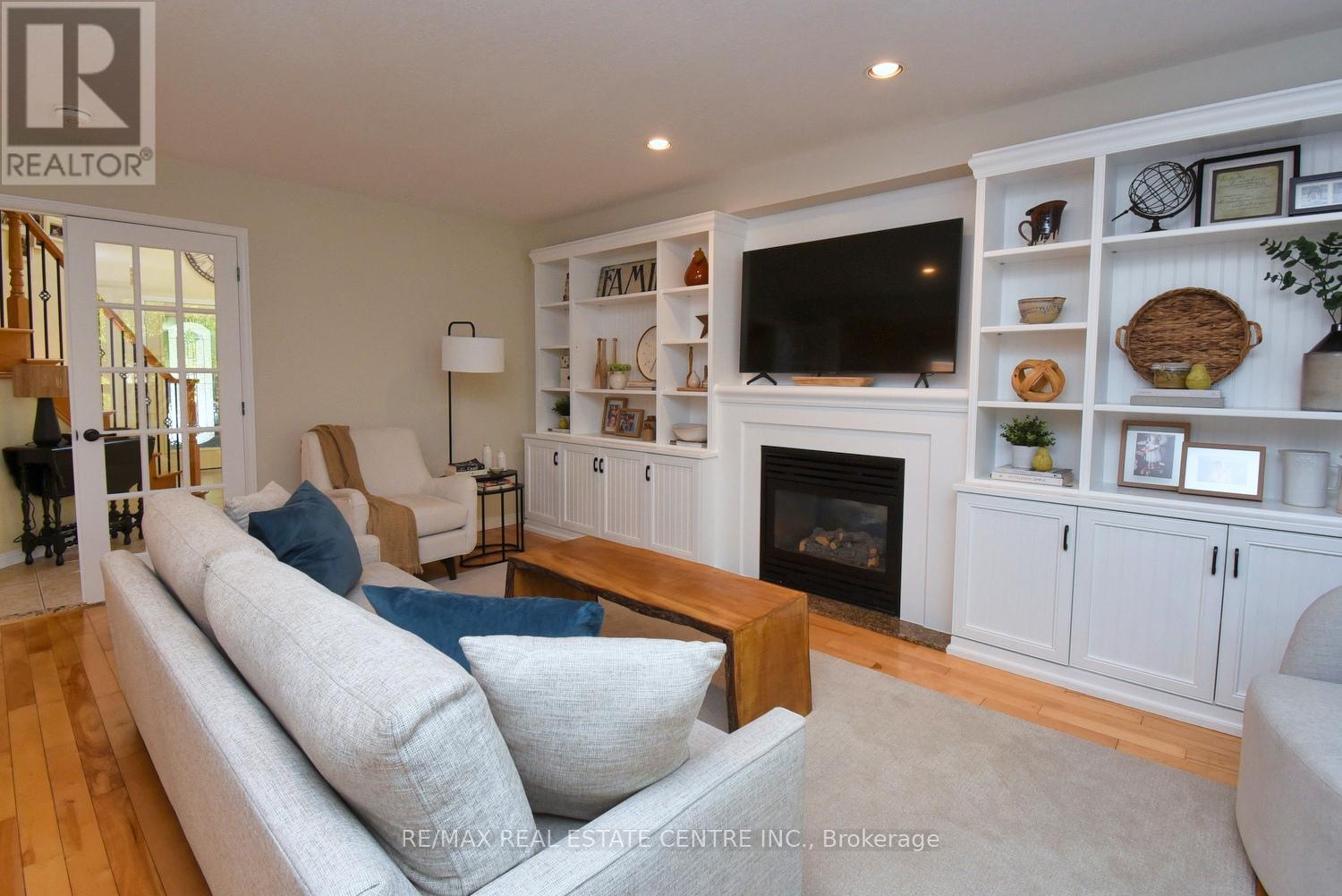 35 Eringate Drive, Hamilton (Stoney Creek Mountain), Ontario  L8J 3Y4 - Photo 11 - X12413339