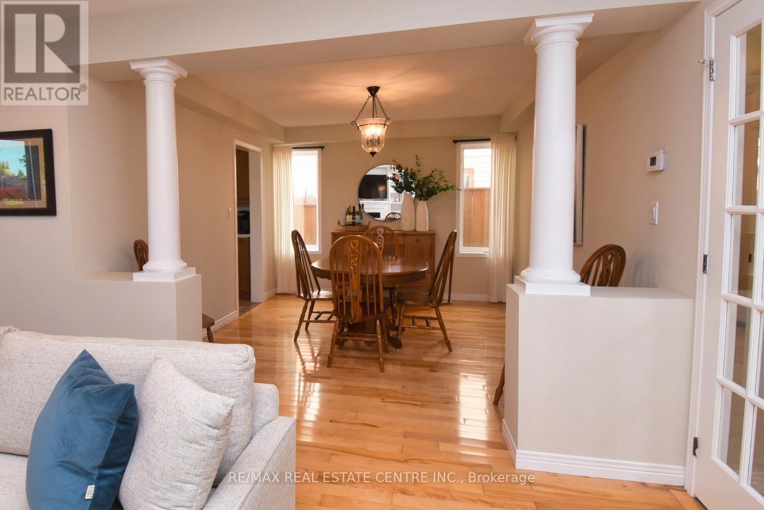 35 Eringate Drive, Hamilton (Stoney Creek Mountain), Ontario  L8J 3Y4 - Photo 13 - X12413339