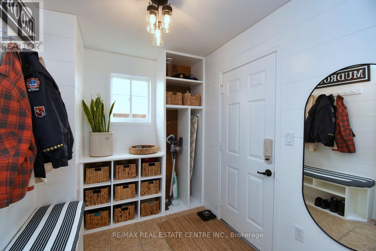 35 Eringate Drive, Hamilton (Stoney Creek Mountain), Ontario  L8J 3Y4 - Photo 23 - X12413339