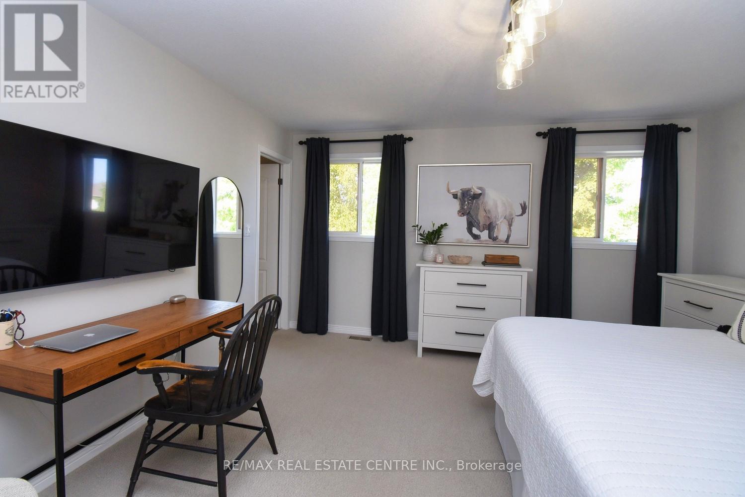35 Eringate Drive, Hamilton (Stoney Creek Mountain), Ontario  L8J 3Y4 - Photo 25 - X12413339