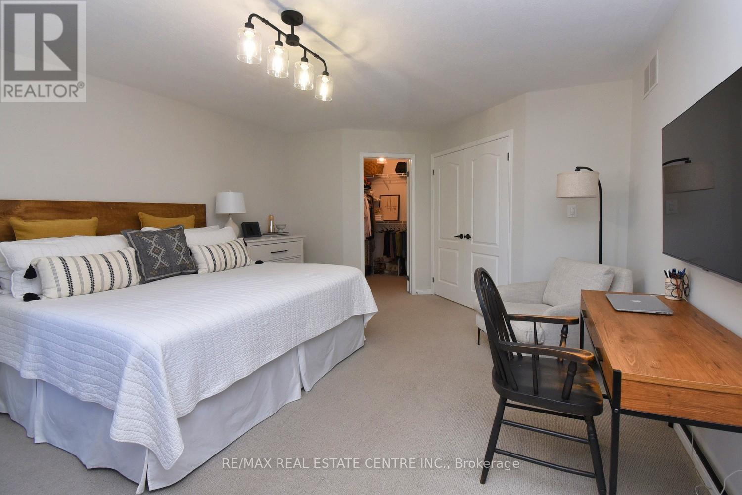35 Eringate Drive, Hamilton (Stoney Creek Mountain), Ontario  L8J 3Y4 - Photo 30 - X12413339
