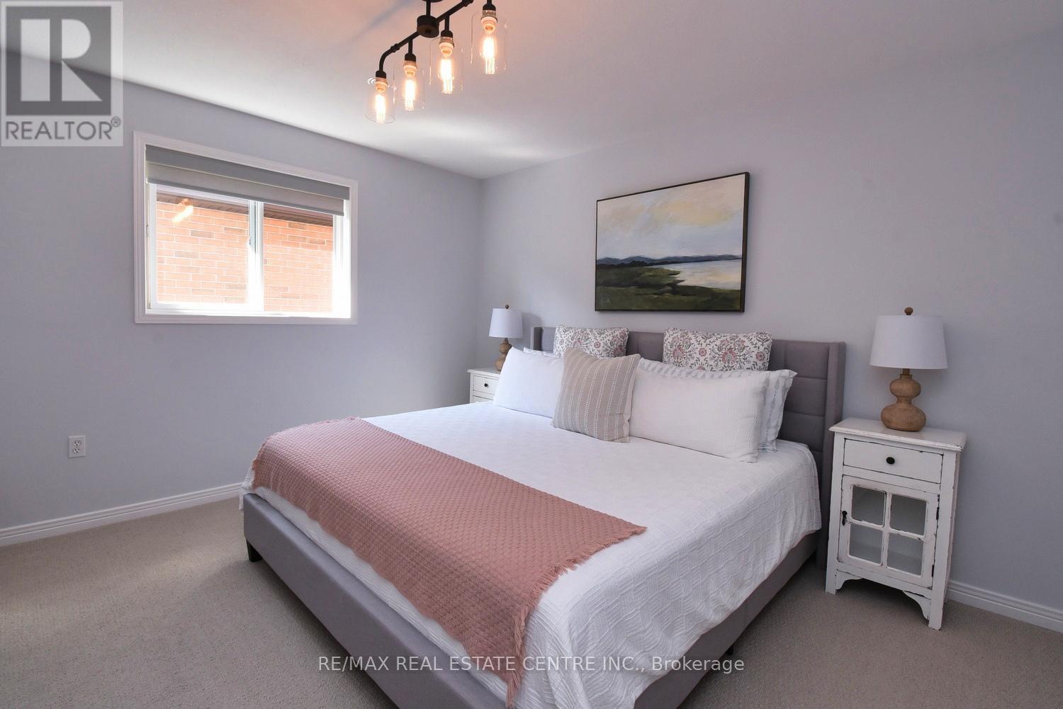 35 Eringate Drive, Hamilton (Stoney Creek Mountain), Ontario  L8J 3Y4 - Photo 35 - X12413339