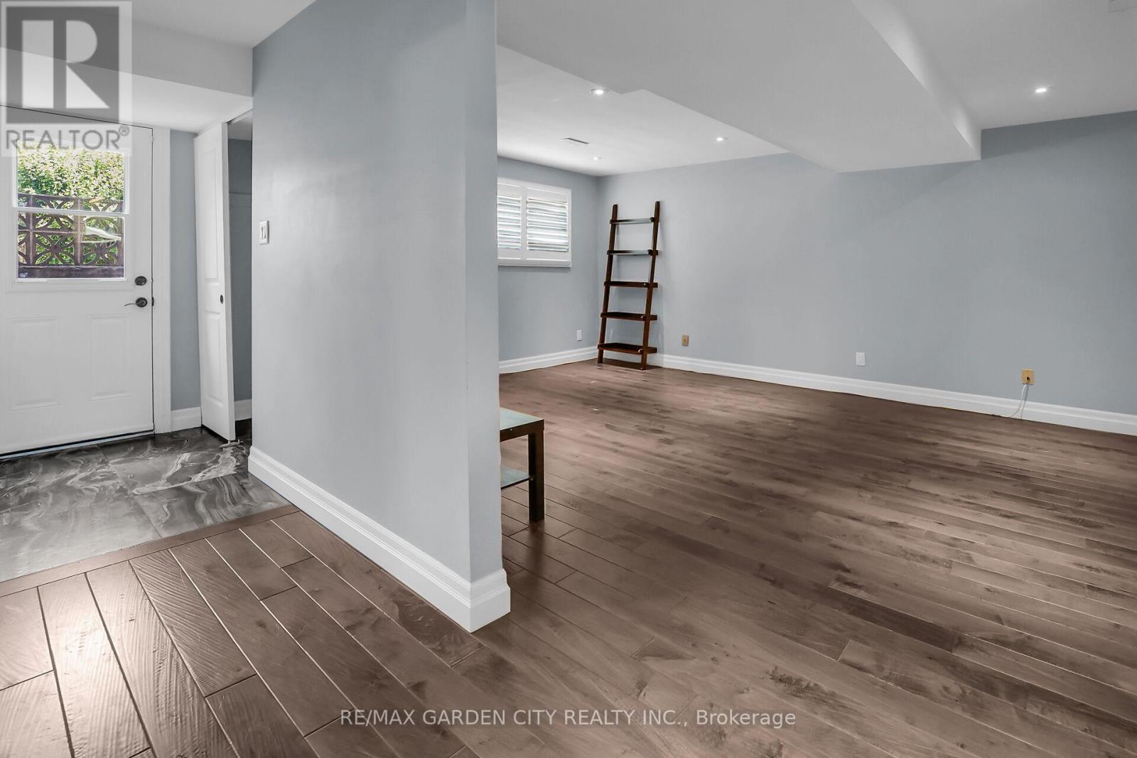 329 Central Avenue, Grimsby, Ontario  L3M 4V9 - Photo 20 - X12413349