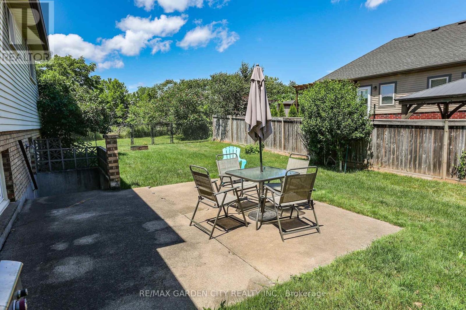 329 Central Avenue, Grimsby, Ontario  L3M 4V9 - Photo 30 - X12413349