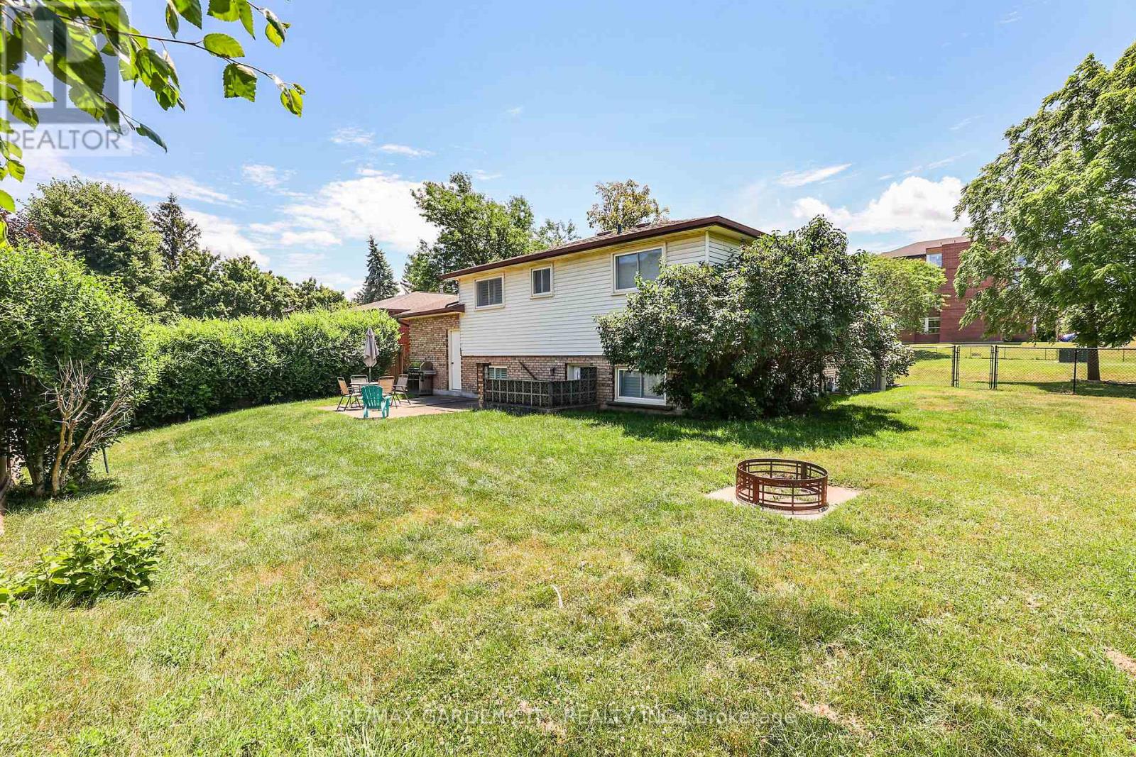 329 Central Avenue, Grimsby, Ontario  L3M 4V9 - Photo 31 - X12413349