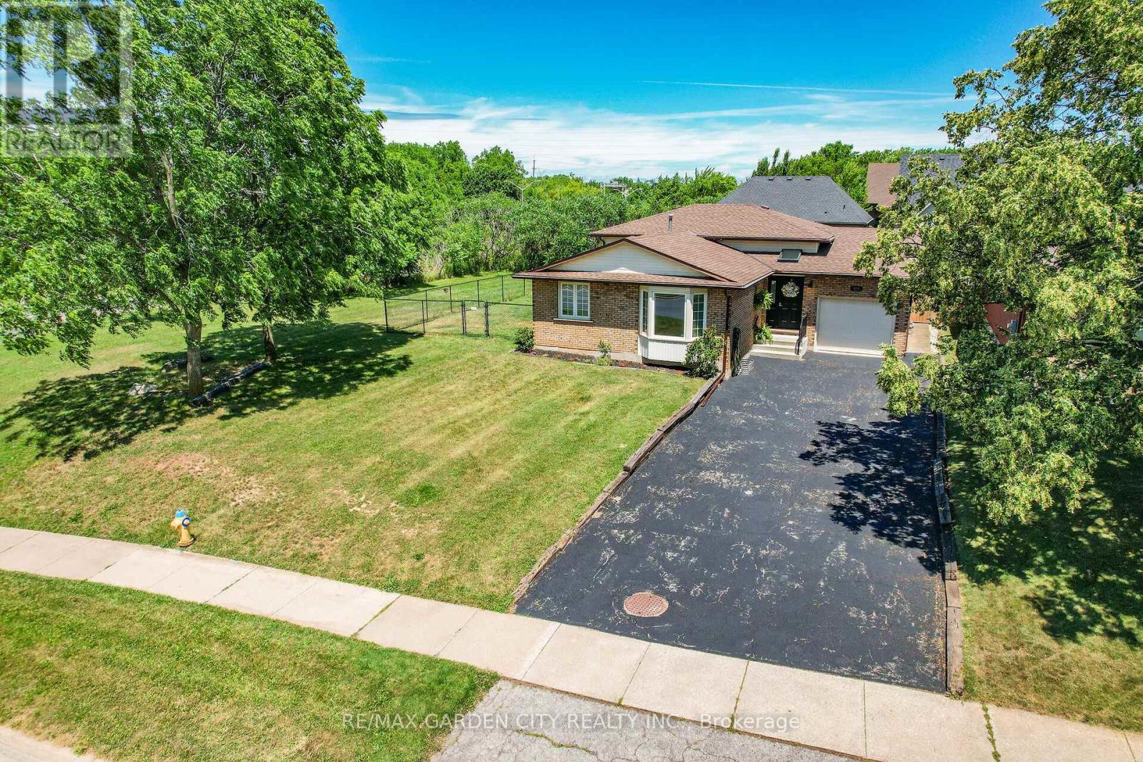 329 Central Avenue, Grimsby, Ontario  L3M 4V9 - Photo 37 - X12413349