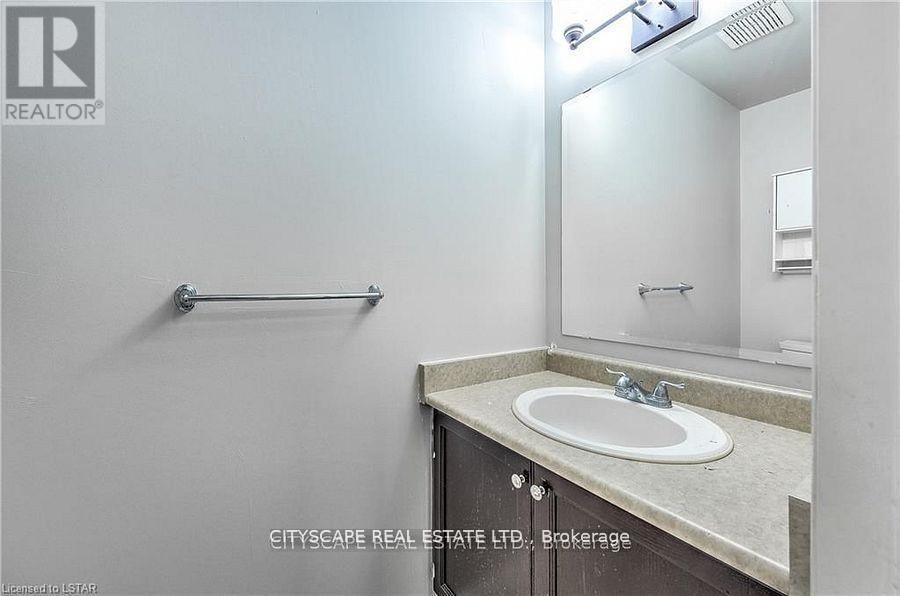 481 Marconi Boulevard, London East, Ontario  N5V 5E7 - Photo 5 - X12413353