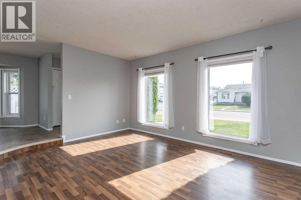 Property at 70 Ellenwood Drive image 4