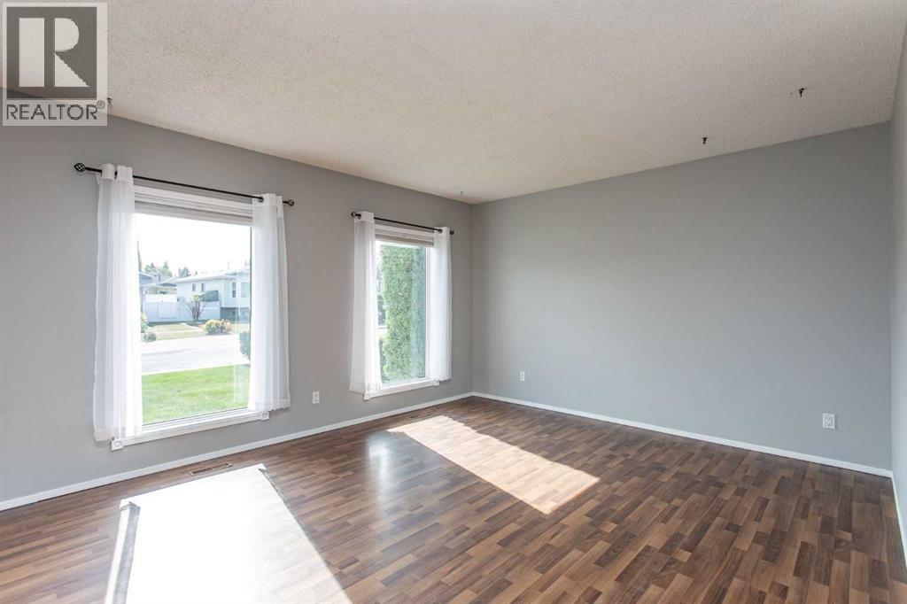 Property at 70 Ellenwood Drive image 3