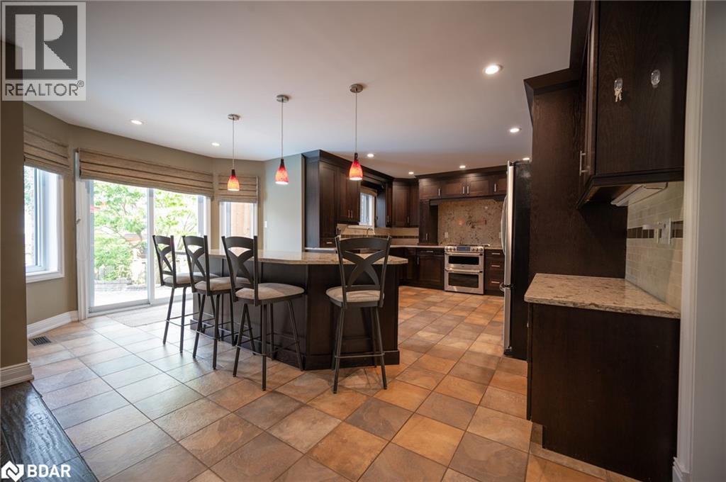 10 Gordon Court, Barrie, Ontario  L4N 7A4 - Photo 9 - 40769159