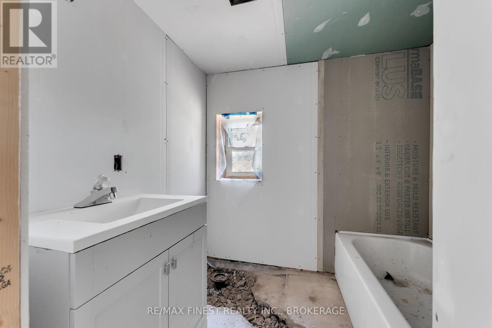780 Wing Road, Loyalist (Lennox And Addington - South), Ontario  K0H 2H0 - Photo 22 - X12354242