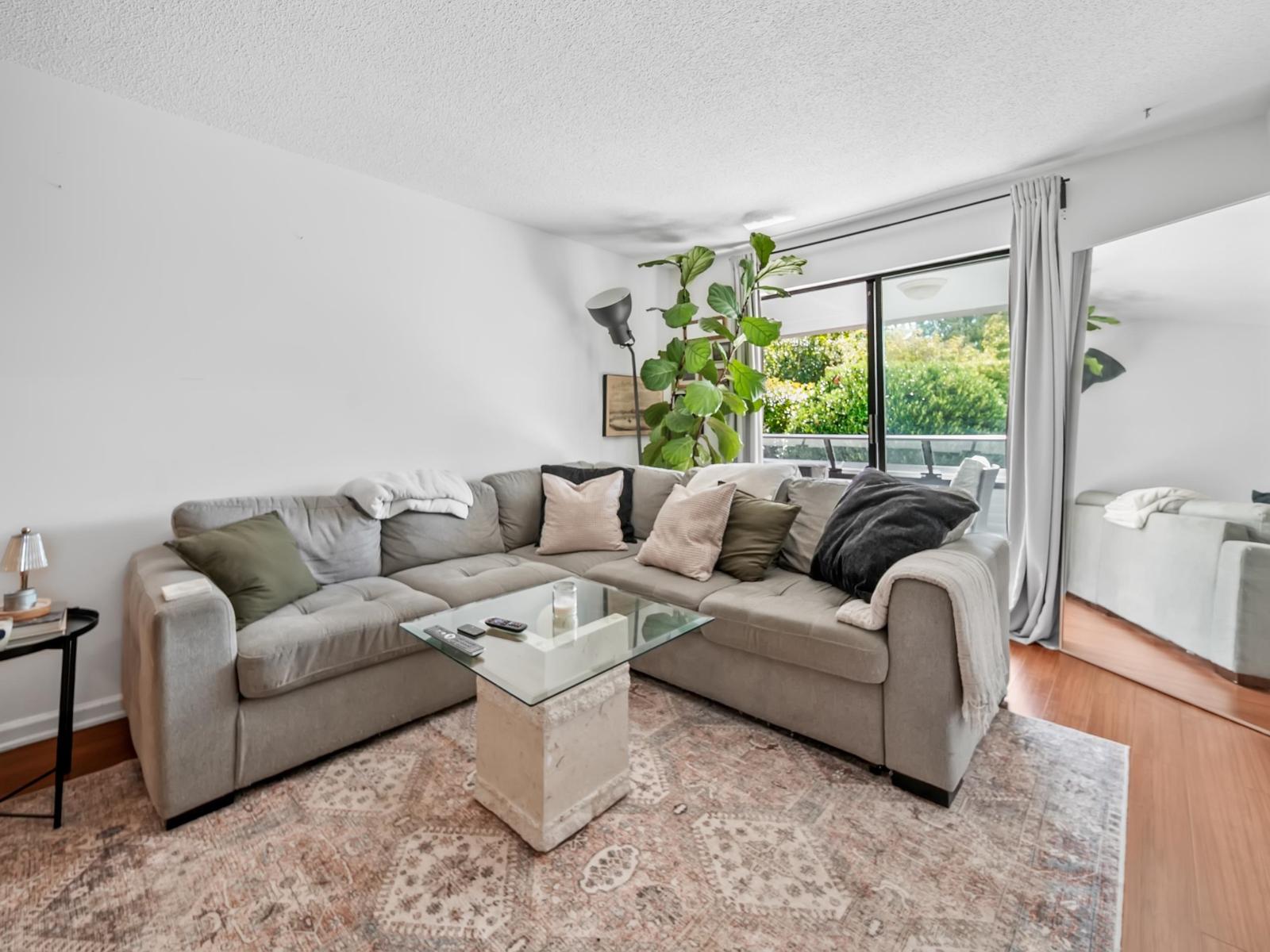 111 1341 George Street, White Rock, British Columbia  V4B 4A1 - Photo 4 - R3049737