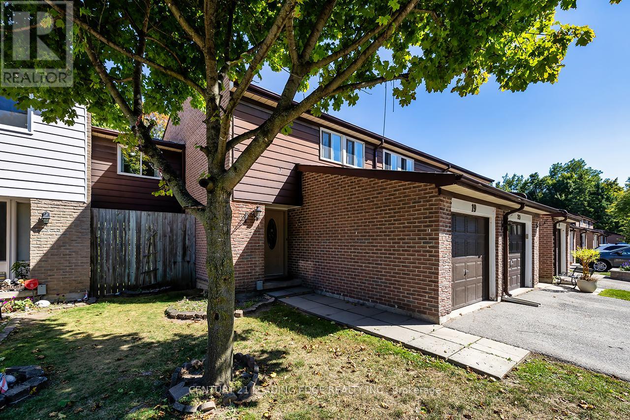 19 - 350 Camelot Court, Oshawa, Ontario  L1G 6P7 - Photo 3 - E12413407