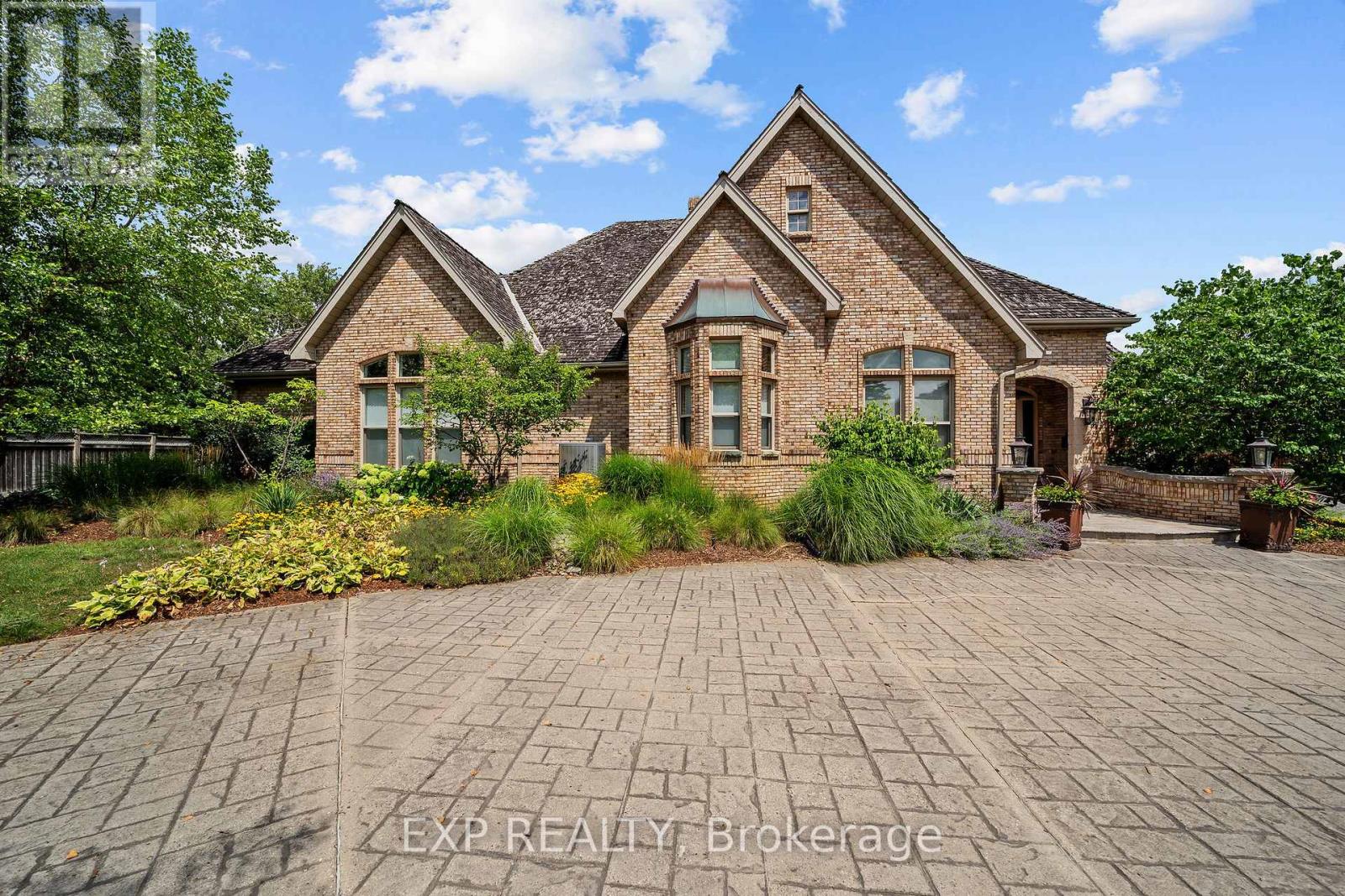 569 Franklinway Gate, London North (North R), Ontario  N6G 5C8 - Photo 46 - X12413510