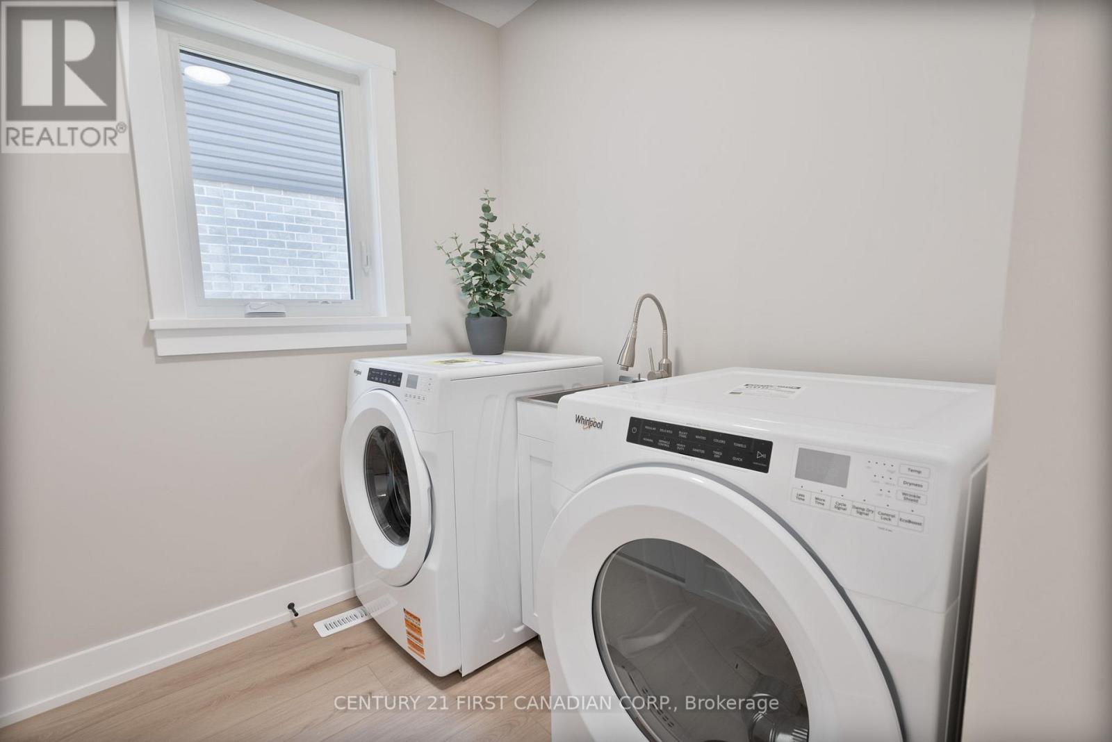 38 Postma Crescent, North Middlesex, Ontario  N0M 1A0 - Photo 12 - X12413555