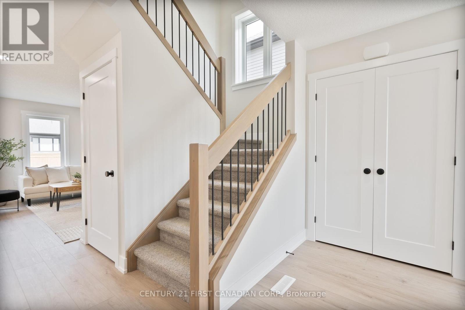 38 Postma Crescent, North Middlesex, Ontario  N0M 1A0 - Photo 15 - X12413555