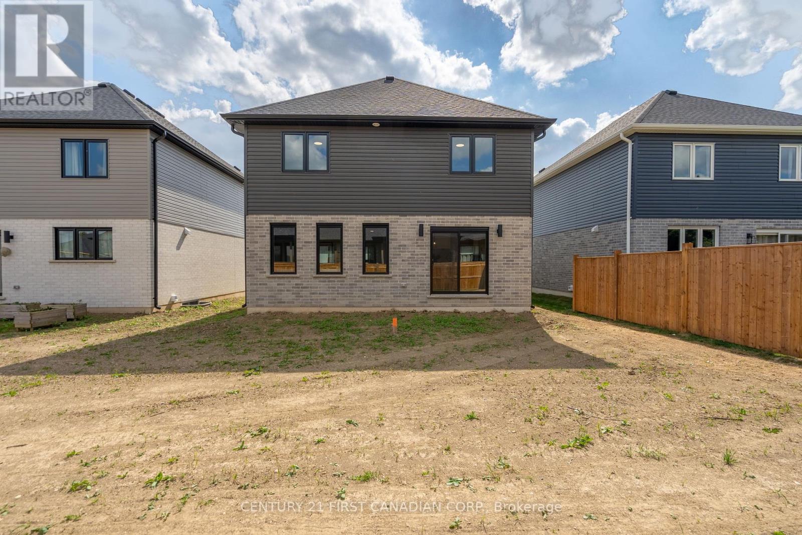 38 Postma Crescent, North Middlesex, Ontario  N0M 1A0 - Photo 29 - X12413555