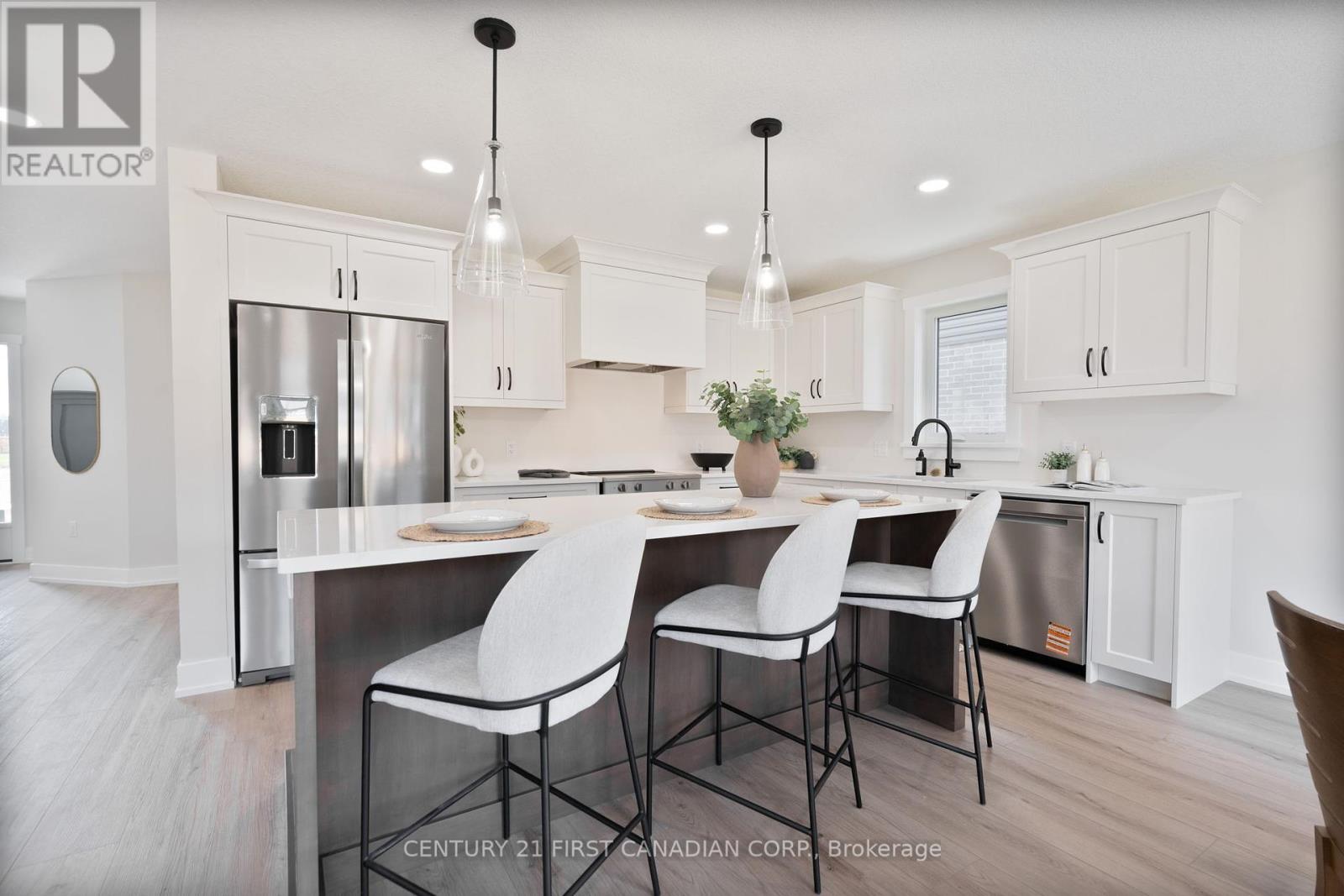 38 Postma Crescent, North Middlesex, Ontario  N0M 1A0 - Photo 8 - X12413555