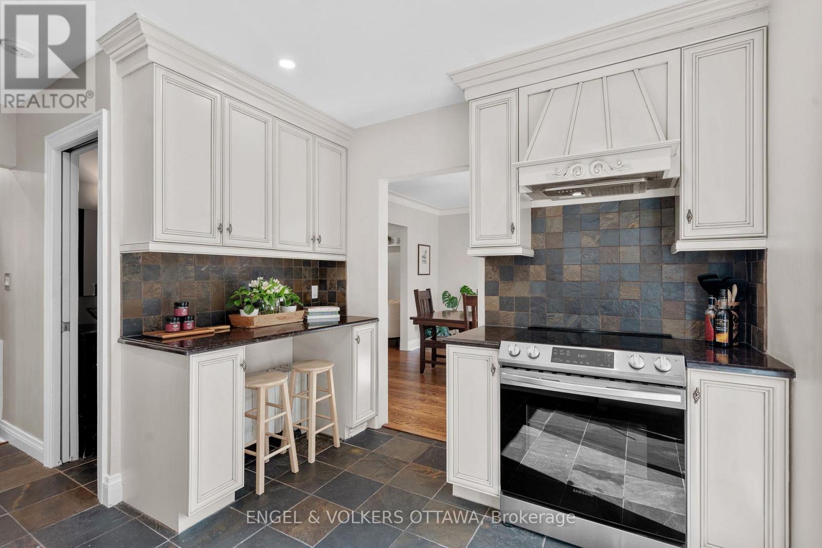 14 Cameron Avenue, Ottawa, Ontario  K1S 0W7 - Photo 14 - X12413495