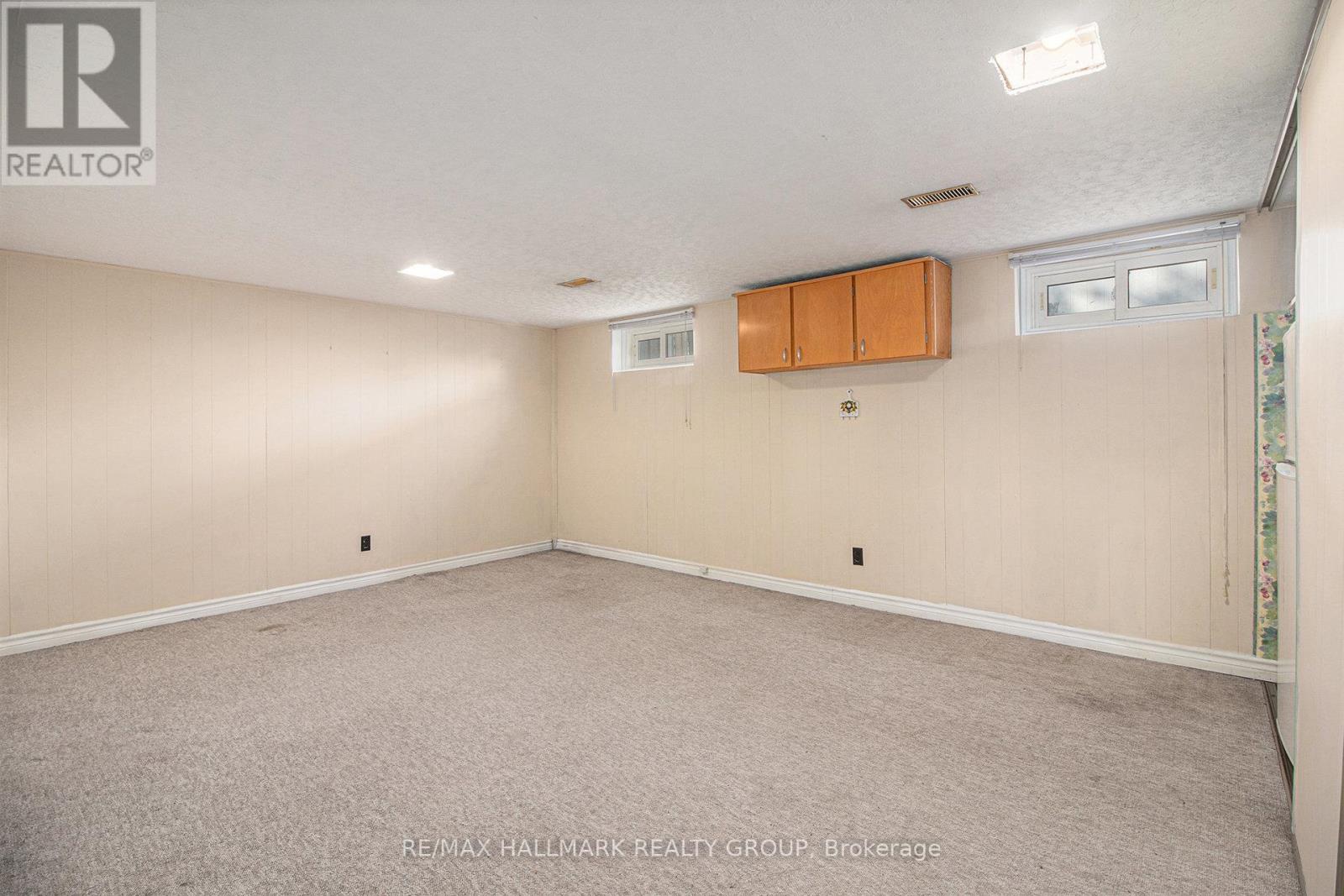 1938 Featherston Drive, Ottawa, Ontario  K1H 6P8 - Photo 16 - X12413512