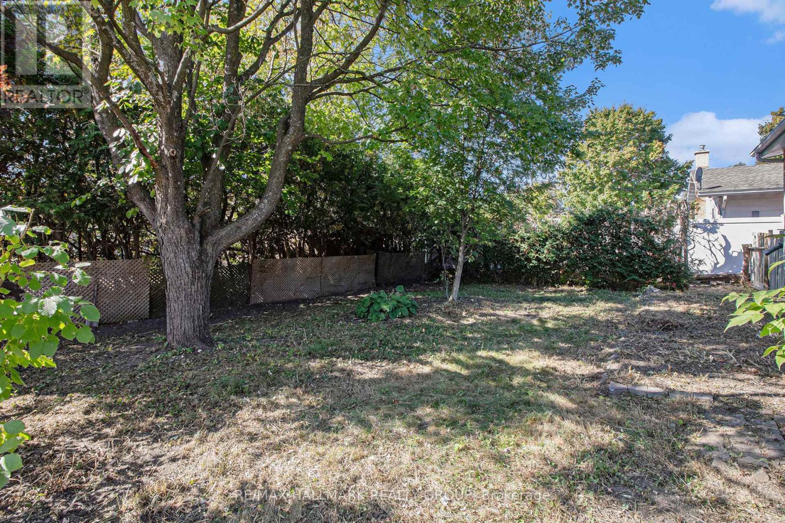 1938 Featherston Drive, Ottawa, Ontario  K1H 6P8 - Photo 18 - X12413512