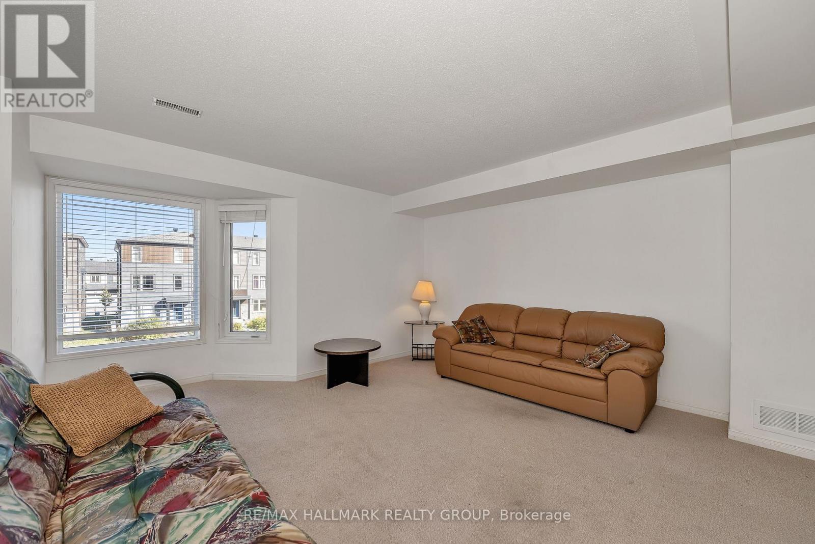 62 Lakepointe Drive, Ottawa, Ontario  K4A 5E5 - Photo 12 - X12413557