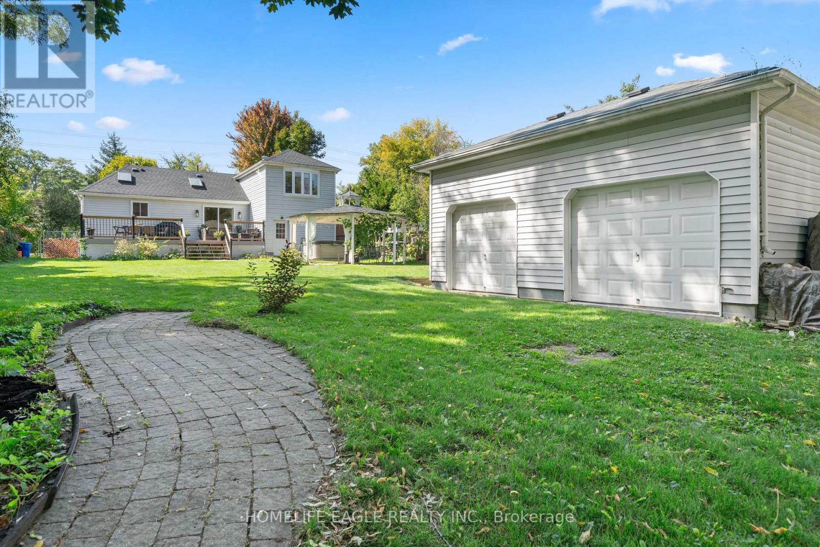 17 TOLL ROAD, East Gwillimbury, Ontario