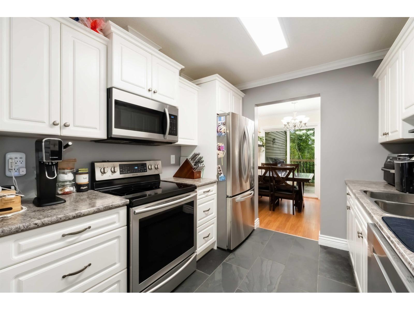 305 5074 201a Street, Langley, British Columbia  V3A 5M8 - Photo 8 - R3049791