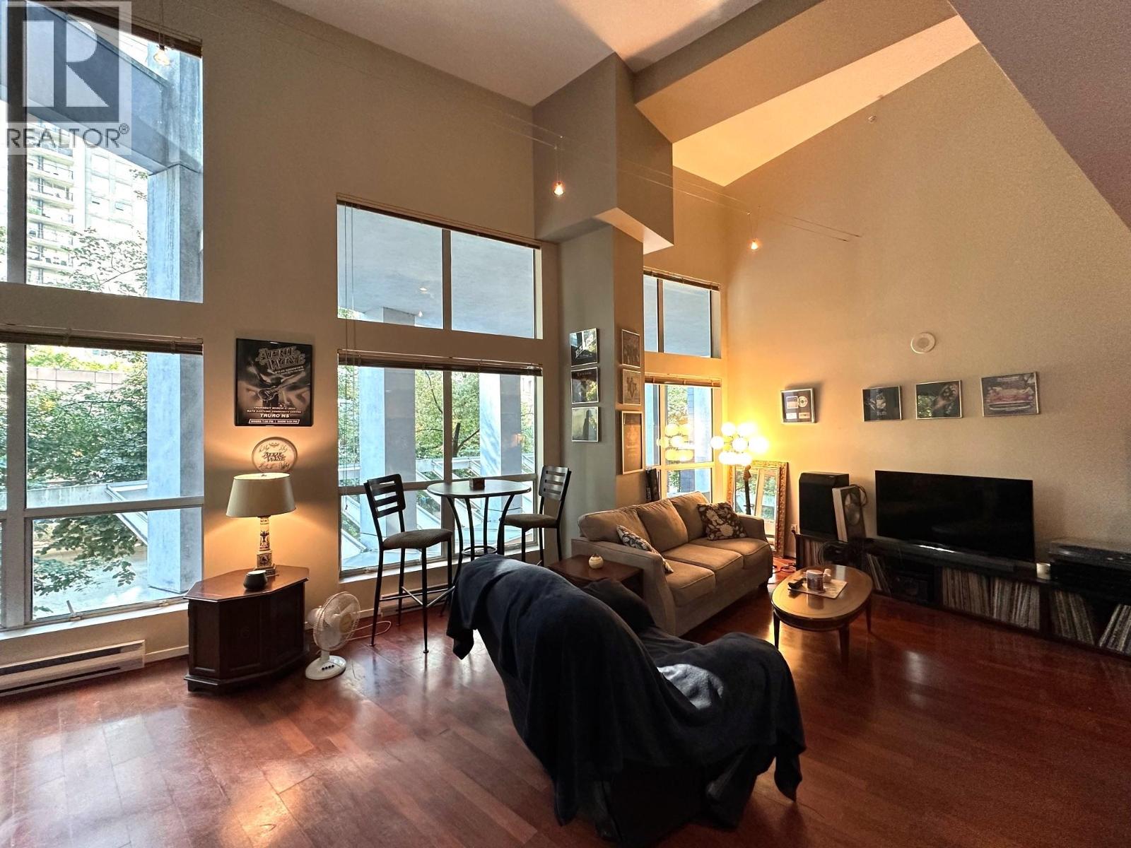 217 933 Seymour Street, Vancouver, British Columbia  V6B 6L6 - Photo 12 - R3040070