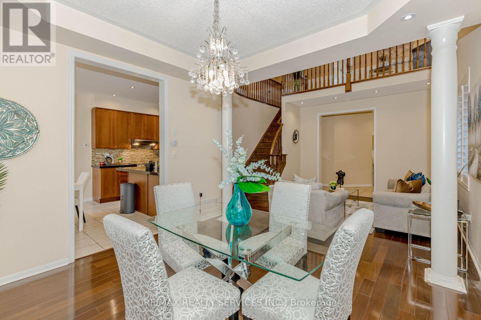 3906 Rosanna Drive, Mississauga, Ontario  L5M 7Y2 - Photo 14 - W12413399