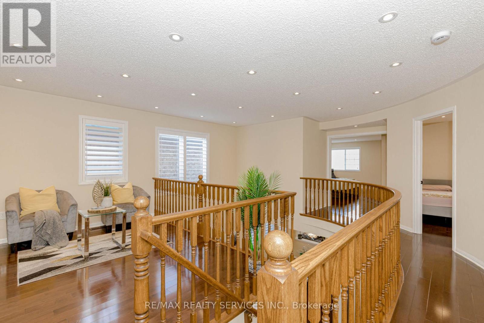 3906 Rosanna Drive, Mississauga, Ontario  L5M 7Y2 - Photo 29 - W12413399