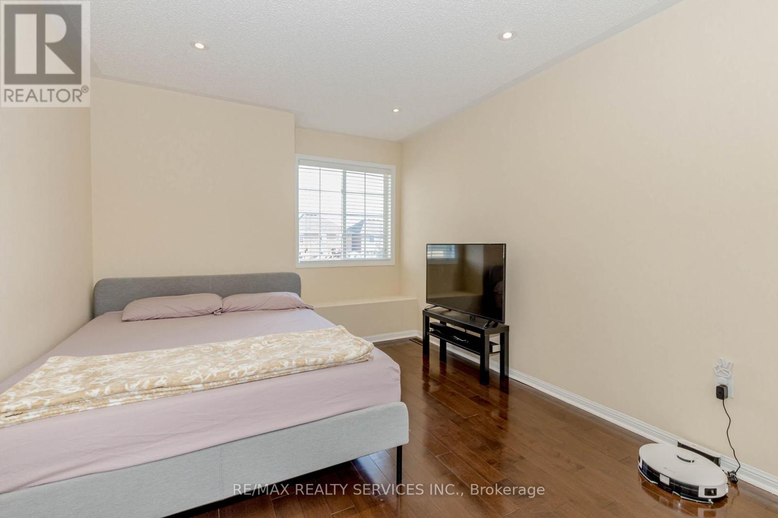 3906 Rosanna Drive, Mississauga, Ontario  L5M 7Y2 - Photo 35 - W12413399