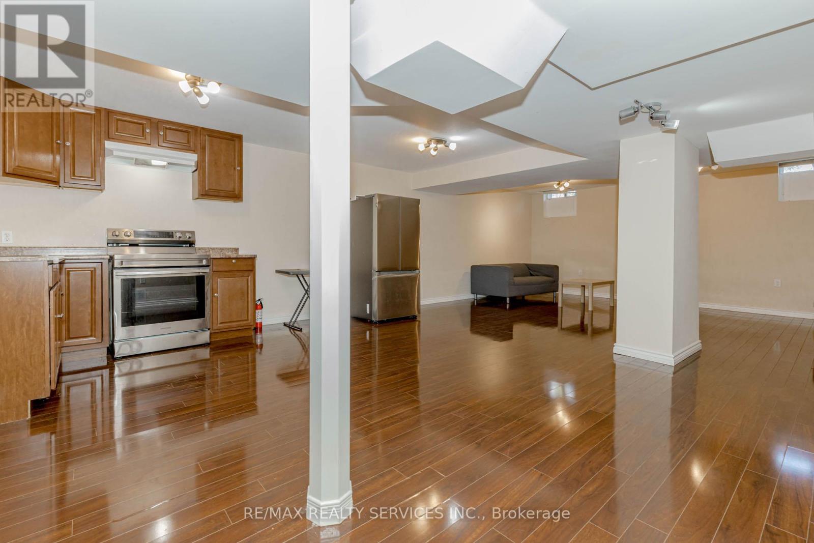 3906 Rosanna Drive, Mississauga, Ontario  L5M 7Y2 - Photo 42 - W12413399