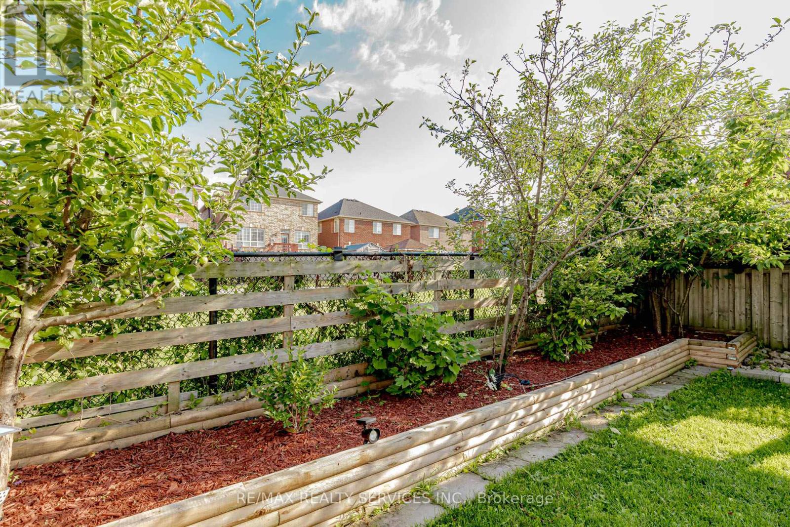 3906 Rosanna Drive, Mississauga, Ontario  L5M 7Y2 - Photo 48 - W12413399