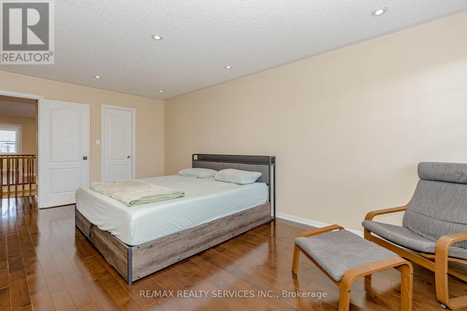 3906 Rosanna Drive, Mississauga, Ontario  L5M 7Y2 - Photo 50 - W12413399