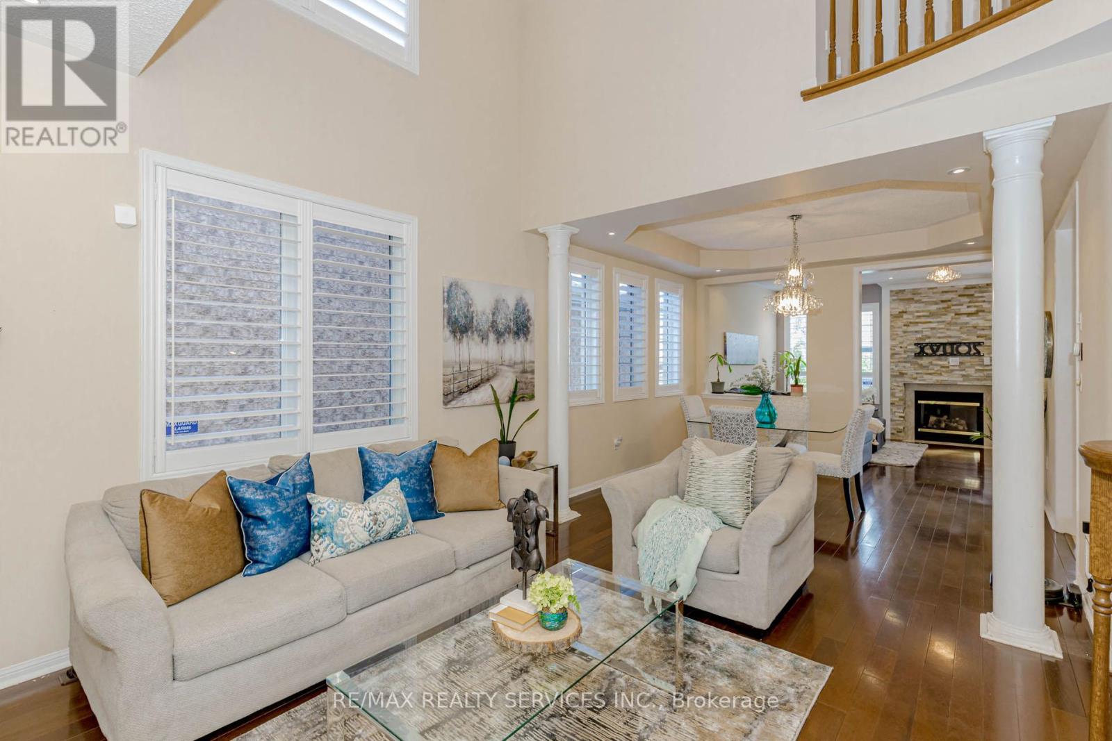 3906 Rosanna Drive, Mississauga, Ontario  L5M 7Y2 - Photo 7 - W12413399