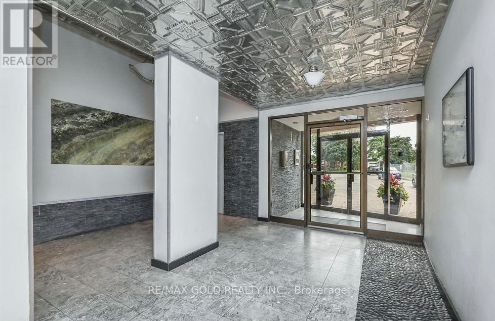 Property at 213 - 188 MILL STREET S image 3