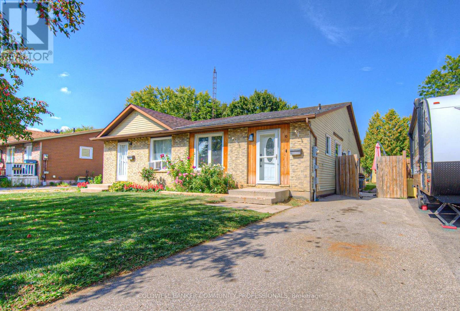 10 PALOMINO DRIVE, Brantford, Ontario