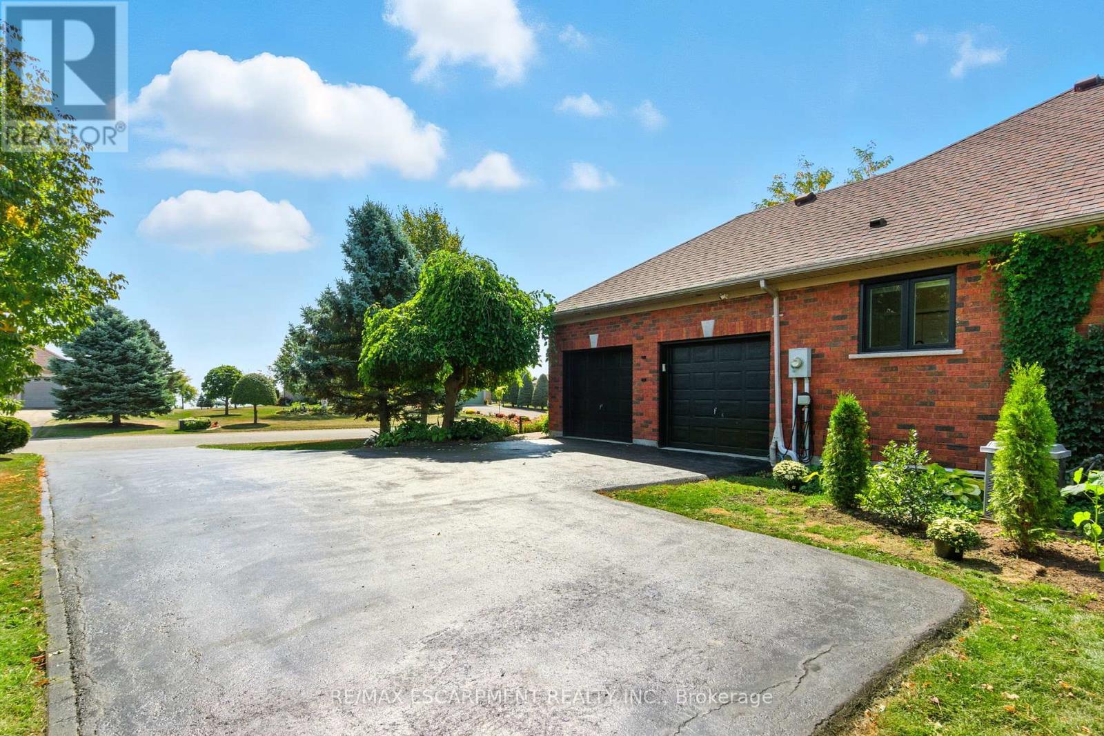 10 Featherstone Avenue, Haldimand, Ontario  N0A 1P0 - Photo 4 - X12413452