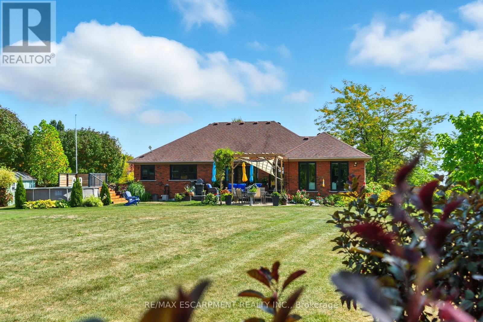 10 Featherstone Avenue, Haldimand, Ontario  N0A 1P0 - Photo 47 - X12413452