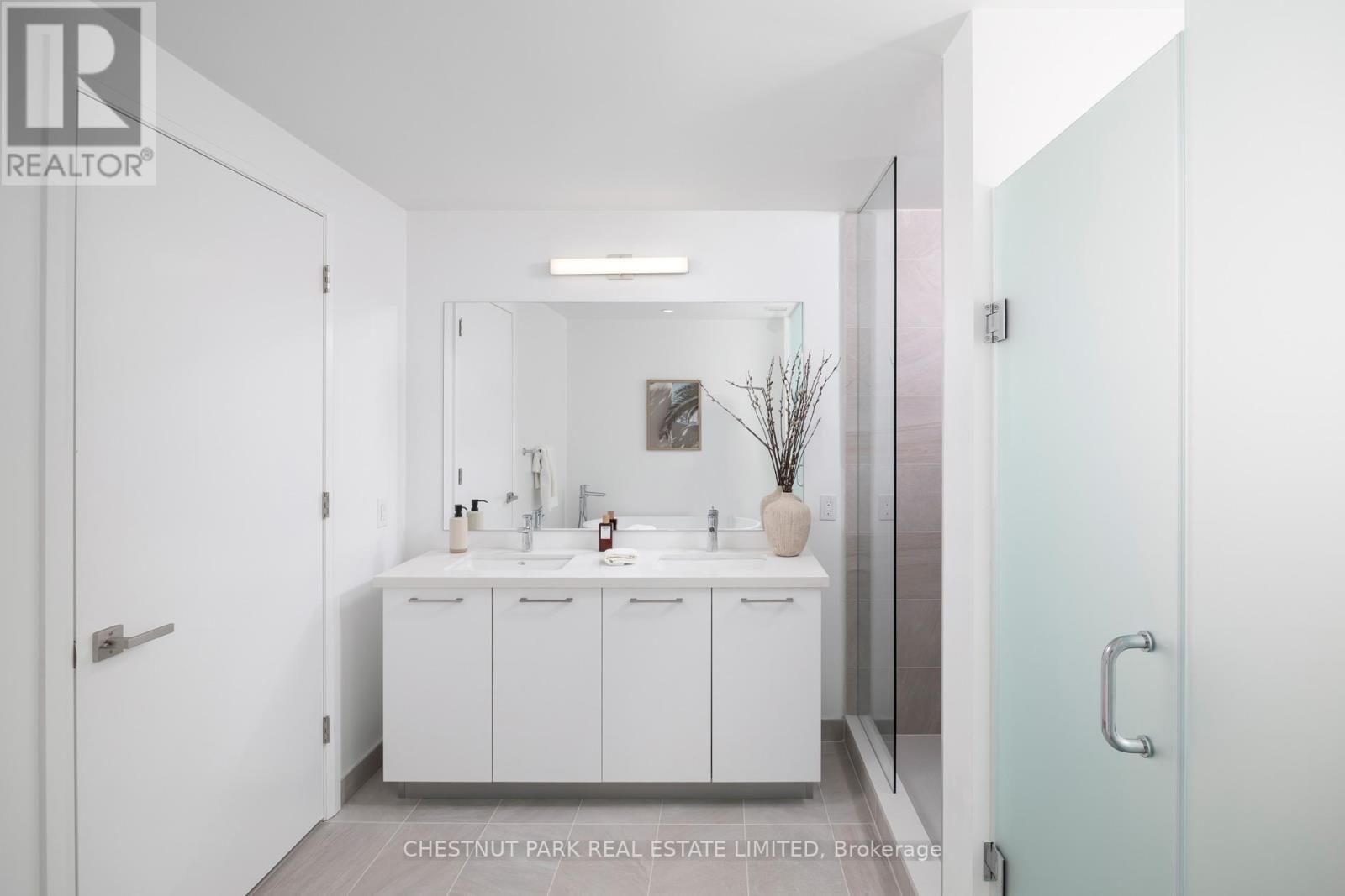1702 - 33 Frederick Todd Way, Toronto, Ontario  M4G 0C9 - Photo 37 - C12413610