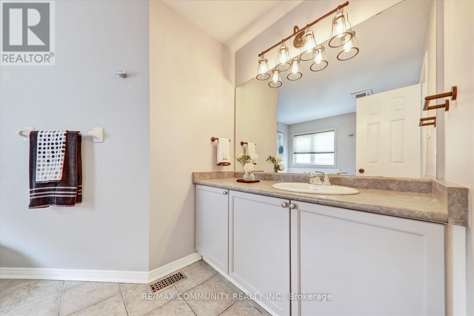 99 Feint Drive, Ajax, Ontario  L1T 0E7 - Photo 28 - E12413545