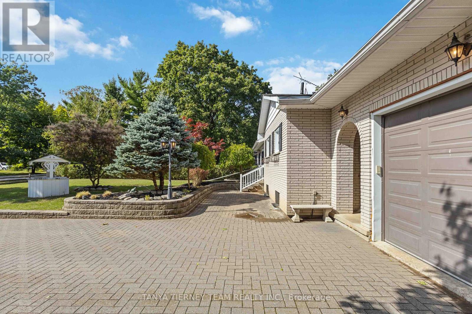 57 Ward Street, Whitby, Ontario  L1M 1G9 - Photo 6 - E12413576
