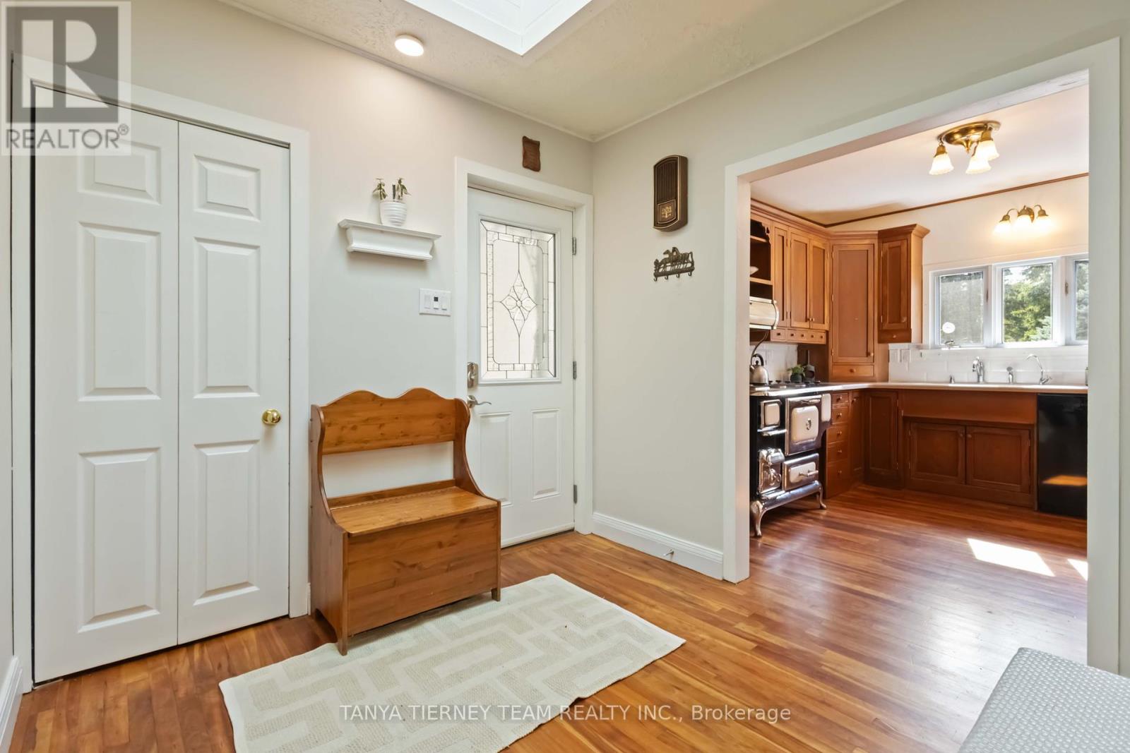 57 Ward Street, Whitby, Ontario  L1M 1G9 - Photo 9 - E12413576