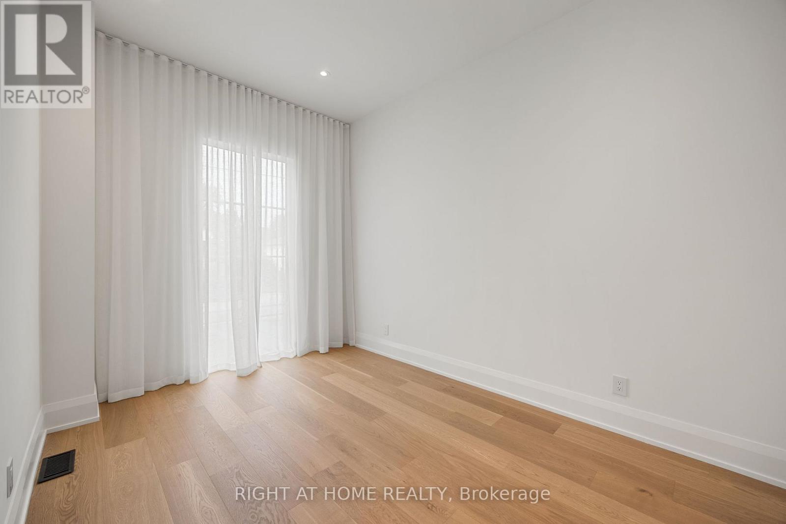 59 Verwood Avenue, Toronto, Ontario  M3H 2K8 - Photo 4 - C12412283