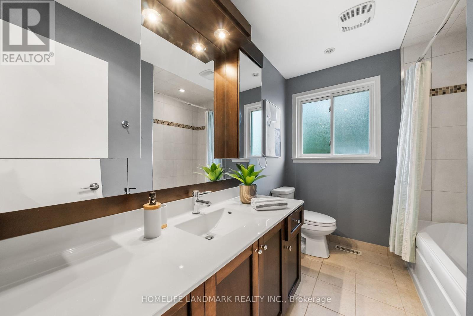 11 Jondan Crescent, Markham, Ontario  L3T 3Z4 - Photo 28 - N12411142