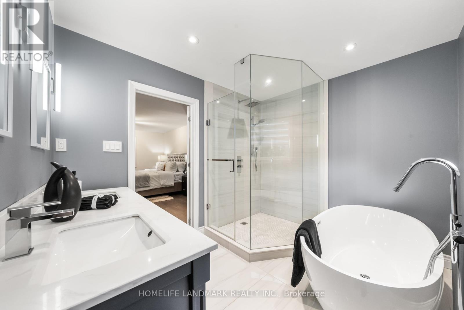 11 Jondan Crescent, Markham, Ontario  L3T 3Z4 - Photo 27 - N12411142